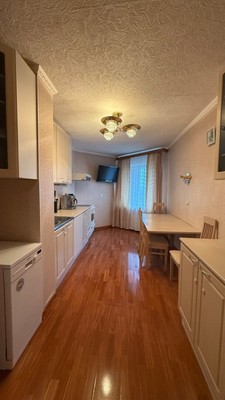Продам трехкомнатную (3-комн.) квартиру, Дубковское ш, 11А, Сестрорецк г