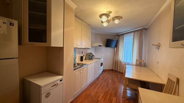 Продам трехкомнатную (3-комн.) квартиру, Дубковское ш, 11А, Сестрорецк г