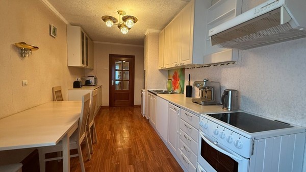 Продам трехкомнатную (3-комн.) квартиру, Дубковское ш, 11А, Сестрорецк г