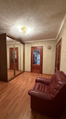 Продам трехкомнатную (3-комн.) квартиру, Дубковское ш, 11А, Сестрорецк г