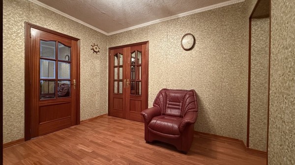 Продам трехкомнатную (3-комн.) квартиру, Дубковское ш, 11А, Сестрорецк г