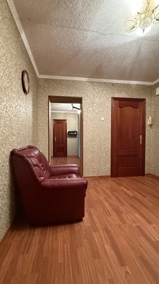Продам трехкомнатную (3-комн.) квартиру, Дубковское ш, 11А, Сестрорецк г