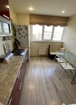Продам трехкомнатную (3-комн.) квартиру, Дубковское ш, 17, Сестрорецк г