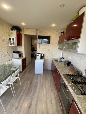 Продам трехкомнатную (3-комн.) квартиру, Дубковское ш, 17, Сестрорецк г