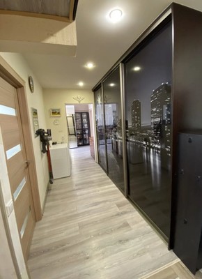 Продам трехкомнатную (3-комн.) квартиру, Дубковское ш, 17, Сестрорецк г