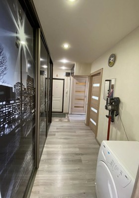 Продам трехкомнатную (3-комн.) квартиру, Дубковское ш, 17, Сестрорецк г
