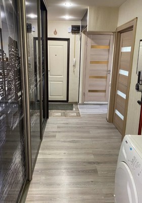 Продам трехкомнатную (3-комн.) квартиру, Дубковское ш, 17, Сестрорецк г