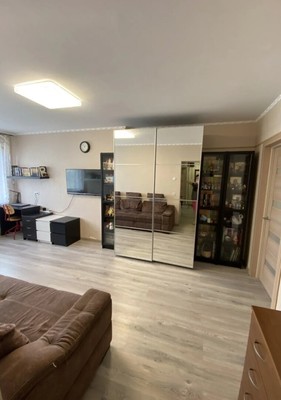 Продам трехкомнатную (3-комн.) квартиру, Дубковское ш, 17, Сестрорецк г