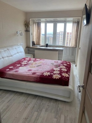 Продам трехкомнатную (3-комн.) квартиру, Дубковское ш, 17, Сестрорецк г