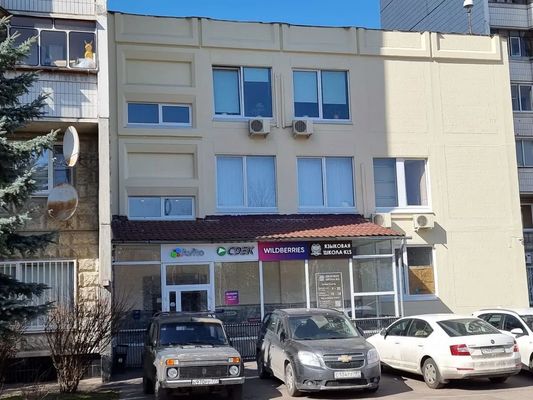 Продам коммерческое помещение 1 075 м2, Маршала Катукова ул, 19к1, Москва г