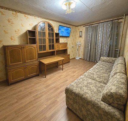 Продам однокомнатную (1-комн.) квартиру, Гагарина ул, 24, Симферополь г