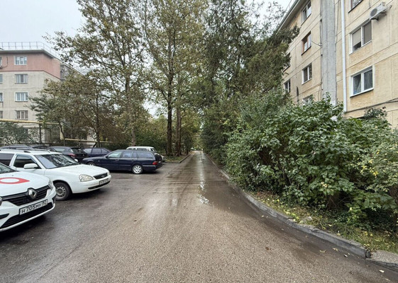 Продам однокомнатную (1-комн.) квартиру, Гагарина ул, 24, Симферополь г