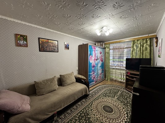 Продам двухкомнатную (2-комн.) квартиру, Зеленая ул, 31, Комсомольское пгт