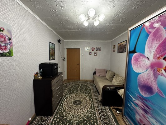 Продам двухкомнатную (2-комн.) квартиру, Зеленая ул, 31, Комсомольское пгт