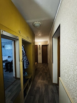 Продам двухкомнатную (2-комн.) квартиру, Зеленая ул, 31, Комсомольское пгт