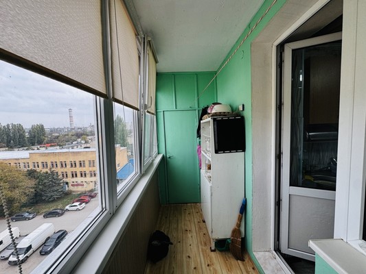 Продам двухкомнатную (2-комн.) квартиру, Зеленая ул, 31, Комсомольское пгт