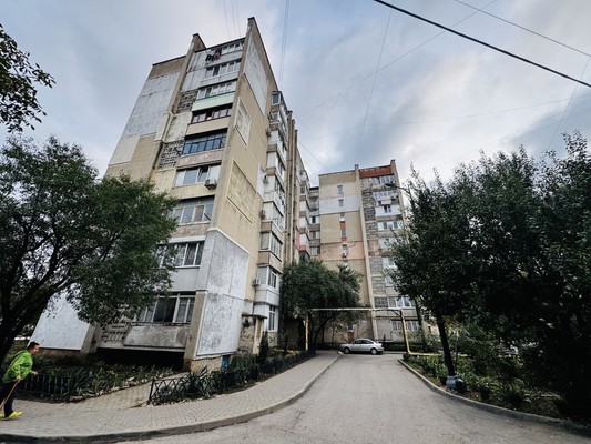 Продам двухкомнатную (2-комн.) квартиру, Зеленая ул, 31, Комсомольское пгт