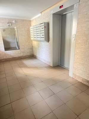 Продам однокомнатную (1-комн.) квартиру, Заречный проезд, 8к1, Светлогорск г