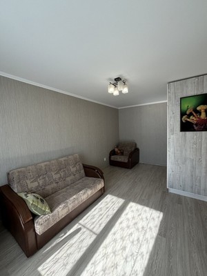 Продам однокомнатную (1-комн.) квартиру, Александровская ул, 28, Ломоносов г