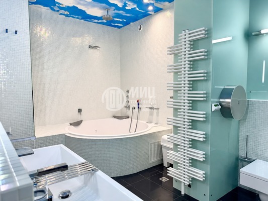 Продам многокомнатную квартиру, Ландышевая ул, 14к3, Москва г