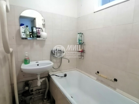 Продам двухкомнатную (2-комн.) квартиру, Флотская ул, 16, Москва г