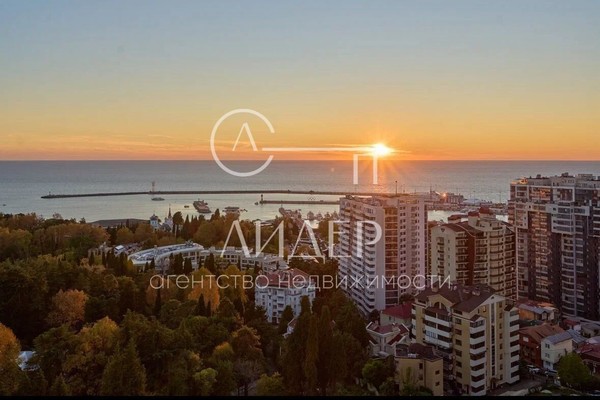 Продам двухкомнатную (2-комн.) квартиру, Первомайская (Центральный р-н) ул, 26/1, Сочи г
