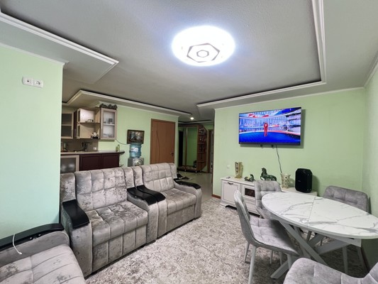 Продам трехкомнатную (3-комн.) квартиру, Ватутина ул, 10, Нальчик г