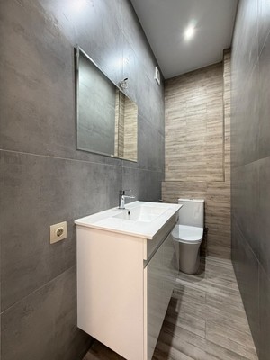 Продам трехкомнатную (3-комн.) квартиру, Атажукина ул, 11а, Нальчик г