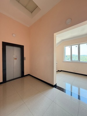 Продам трехкомнатную (3-комн.) квартиру, Атажукина ул, 11а, Нальчик г