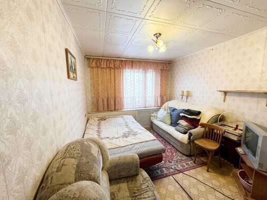 Продам трехкомнатную (3-комн.) квартиру, Сафиуллина ул, 30, Казань г