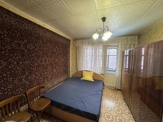 Продам трехкомнатную (3-комн.) квартиру, Сафиуллина ул, 30, Казань г