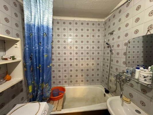 Продам трехкомнатную (3-комн.) квартиру, Сафиуллина ул, 30, Казань г