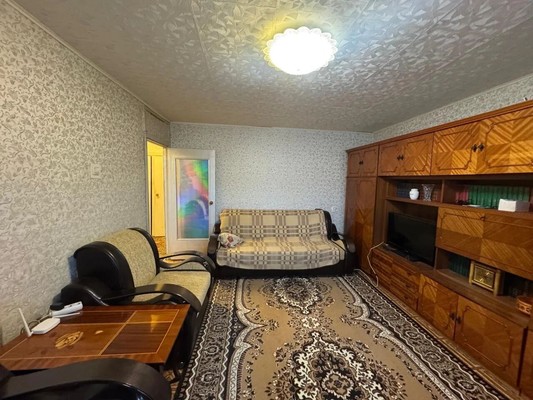 Продам трехкомнатную (3-комн.) квартиру, Сафиуллина ул, 30, Казань г