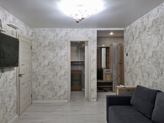 Продам трехкомнатную (3-комн.) квартиру, Садовый пер, 4, Рощино гп