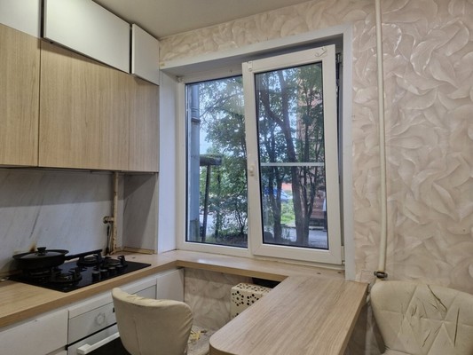 Продам трехкомнатную (3-комн.) квартиру, Садовый пер, 4, Рощино гп