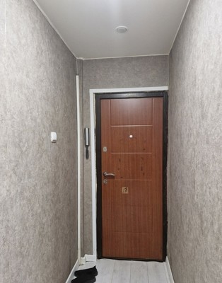 Продам трехкомнатную (3-комн.) квартиру, Садовый пер, 4, Рощино гп