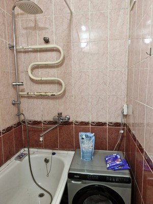 Продам трехкомнатную (3-комн.) квартиру, Садовый пер, 4, Рощино гп