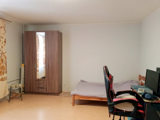 Продам трехкомнатную (3-комн.) квартиру, Садовый пер, 2к2, Рощино гп