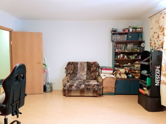 Продам трехкомнатную (3-комн.) квартиру, Садовый пер, 2к2, Рощино гп