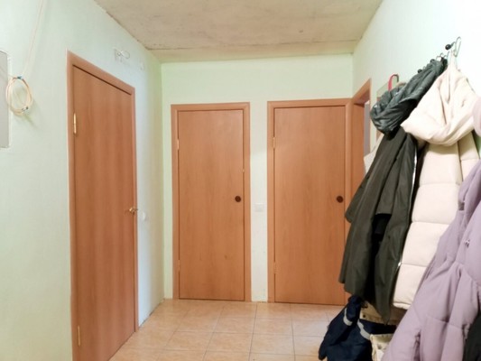 Продам трехкомнатную (3-комн.) квартиру, Садовый пер, 2к2, Рощино гп