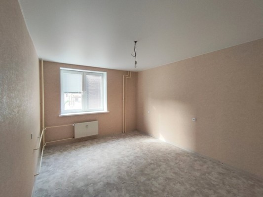 Продам трехкомнатную (3-комн.) квартиру, Строителей ул, 40, Рощино гп