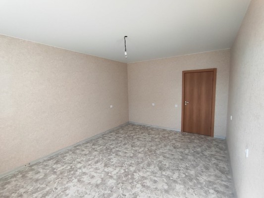 Продам трехкомнатную (3-комн.) квартиру, Строителей ул, 40, Рощино гп
