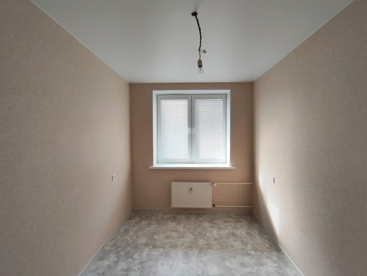 Продам трехкомнатную (3-комн.) квартиру, Строителей ул, 40, Рощино гп
