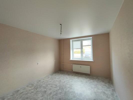Продам трехкомнатную (3-комн.) квартиру, Строителей ул, 40, Рощино гп
