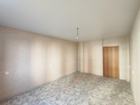 Продам трехкомнатную (3-комн.) квартиру, Строителей ул, 40, Рощино гп