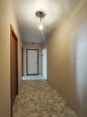 Продам трехкомнатную (3-комн.) квартиру, Строителей ул, 40, Рощино гп