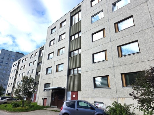 Продам трехкомнатную (3-комн.) квартиру, Калевала ул, 2, Костомукша г