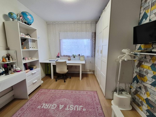 Продам трехкомнатную (3-комн.) квартиру, Калевала ул, 2, Костомукша г