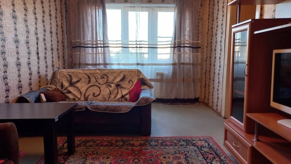Продам 2-комн. в 3-комн. квартире, Александровская ул, 31, Ломоносов г