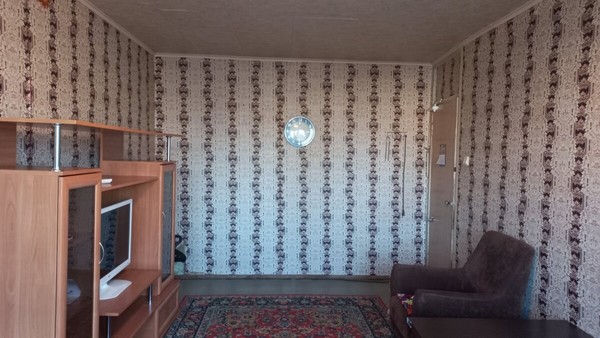 Продам 2-комн. в 3-комн. квартире, Александровская ул, 31, Ломоносов г